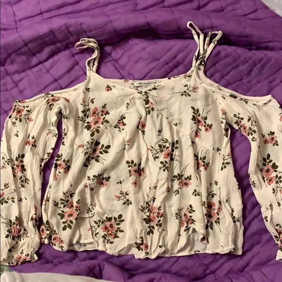 Floral cold shoulder shirt - Picture 1 of 3